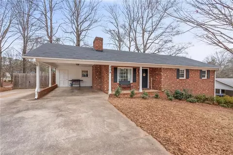 209 Sharon Ln, Randleman, NC 27317