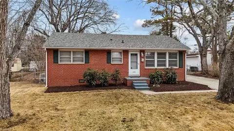 624 Oakgrove Dr, Graham, NC 27253
