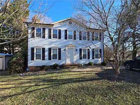 5 Stoney Glen Pl, Greensboro, NC 27409