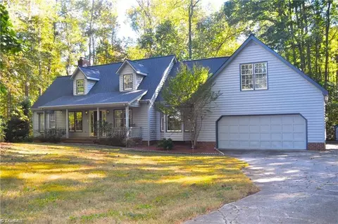 904 Hickory Nut Ct, Pleasant Garden, NC 27313