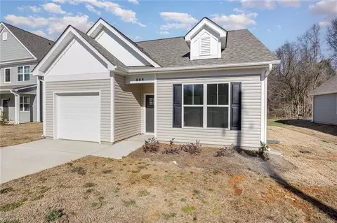 664 Brown St, Lexington, NC 27292