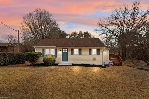 1007 Duggins St, Kernersville, NC 27284