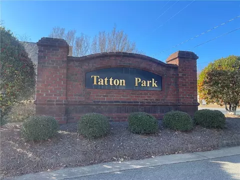 4762 Tatton Park Cir #1A, Winston Salem, NC 27103