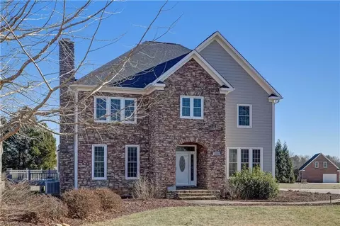 5707 Fox Meadow Ct, Oak Ridge, NC 27310