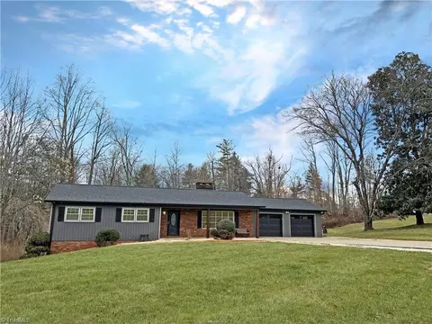 377 Three Oaks Dr, Hays, NC 28635