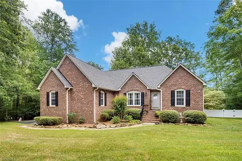 543 Mountain Shore Dr, Denton, NC 27239