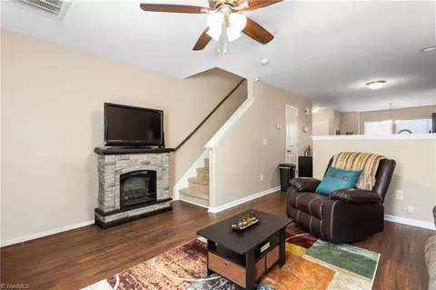 423 Sandybrooke Dr, High Point, NC 27265 photo 9