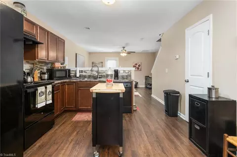 423 Sandybrooke Dr, High Point, NC 27265 photo 5
