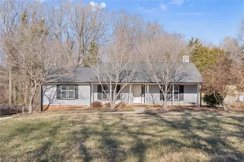 1890 Meadow Glen Ln, Winston Salem, NC 27127