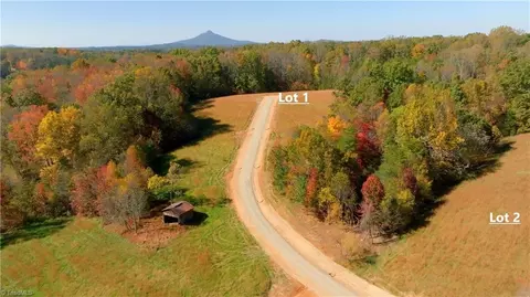 1 Thomas Farm Rd, King, NC 27021
