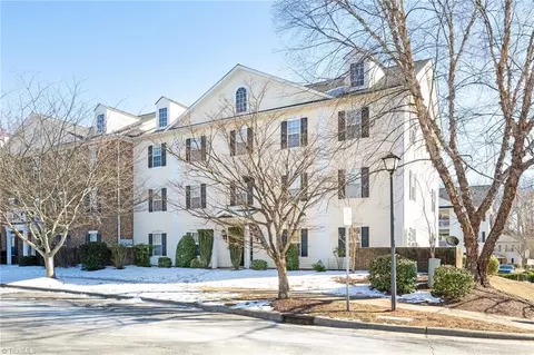 2111 Lambeth Farm Ln, Kernersville, NC 27284