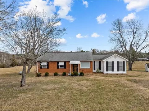 6505 Mcclintock Rd, Pleasant Garden, NC 27313