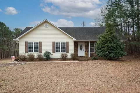 4304 Maggie Ct, Liberty, NC 27298