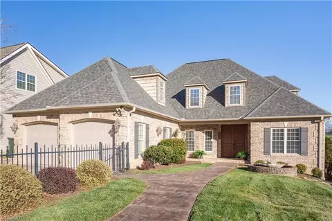 209 Mayflower Dr, Greensboro, NC 27403