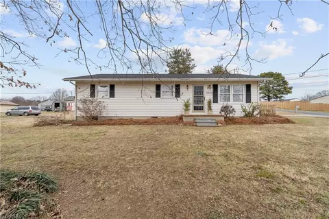 3917 Rollingwood Ct, Trinity, NC 27370