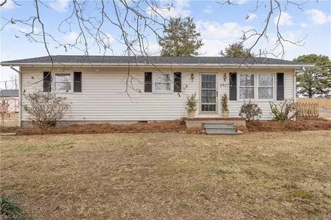 3917 Rollingwood Ct, Trinity, NC 27370 photo 2