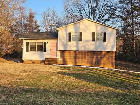 145 Maple Ridge Dr, King, NC 27021 photo 2