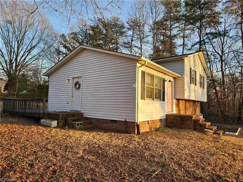 145 Maple Ridge Dr, King, NC 27021 photo 5