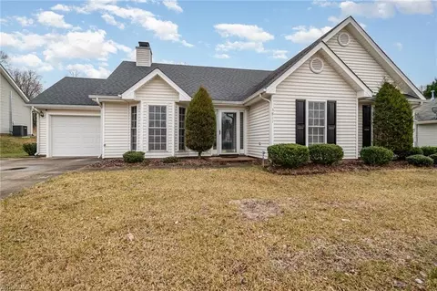 3811 Cranwell Ct, Greensboro, NC 27407