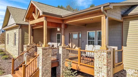 146 Mountain Shadows Dr, Purlear, NC 28665