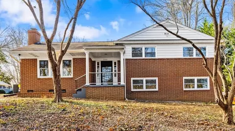 2101 Mimosa Dr, Greensboro, NC 27403