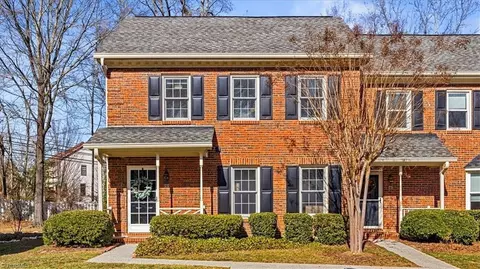 27 Park Village Ln #A, Greensboro, NC 27455