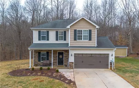 152 Tree Top Ln, Stokesdale, NC 27357