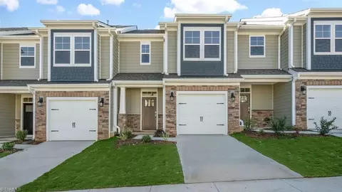 1257 Evelynnview Ln, Kernersville, NC 27284