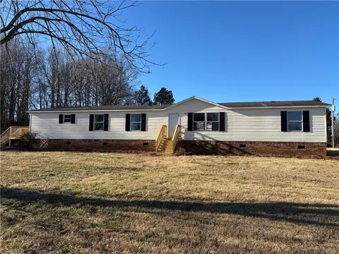 1852 Petty Rd, Hamptonville, NC 27020
