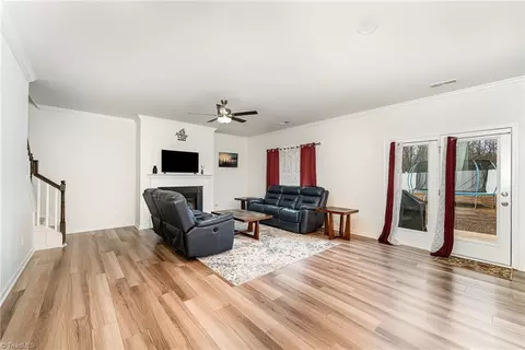 669 Cam Cir, High Point, NC 27265 photo 10