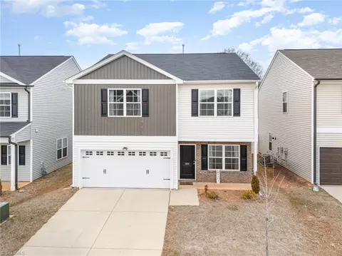 669 Cam Cir, High Point, NC 27265 photo 4