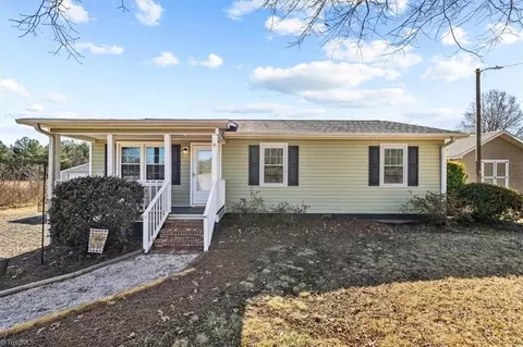 820 Old Burkhart Rd, Lexington, NC 27292