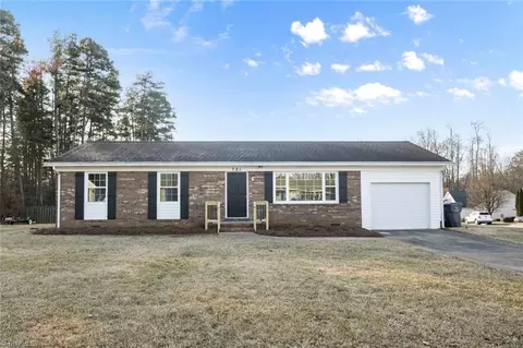721 Lake Dr, Kernersville, NC 27284