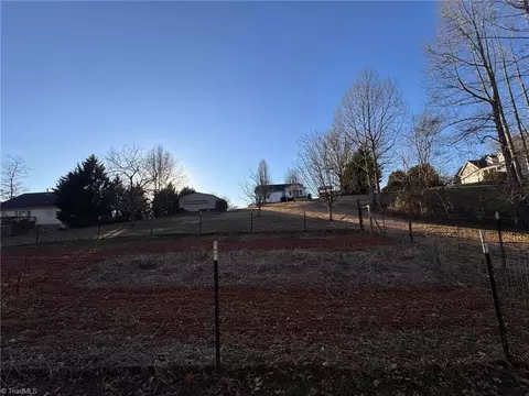 1011 Emerald Dr, King, NC 27021 photo 44