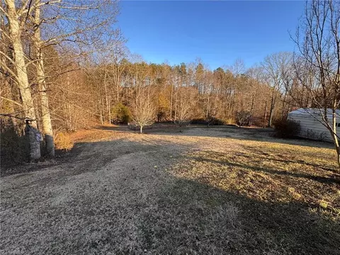 1011 Emerald Dr, King, NC 27021 photo 38