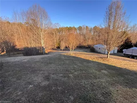1011 Emerald Dr, King, NC 27021 photo 39