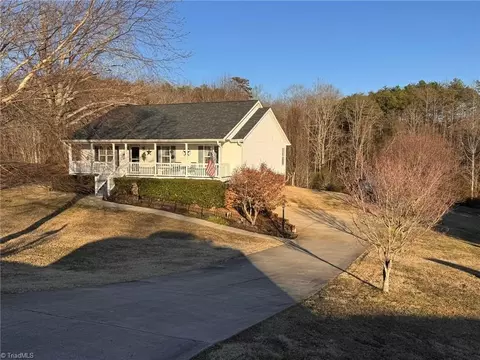 1011 Emerald Dr, King, NC 27021 photo 49