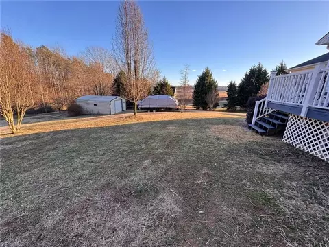 1011 Emerald Dr, King, NC 27021 photo 45