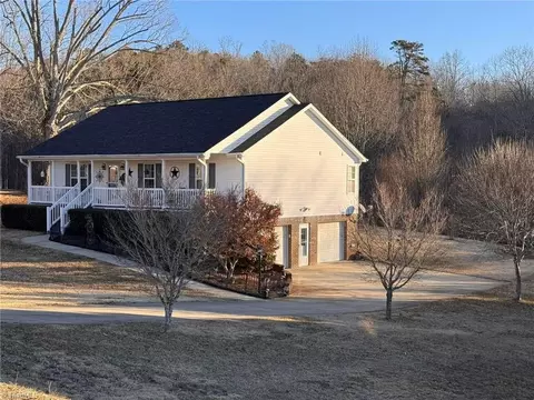 1011 Emerald Dr, King, NC 27021 photo 40
