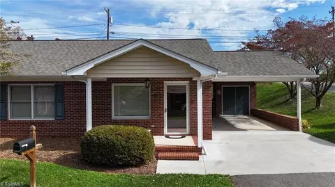 2023 Main St N, Mount Airy, NC 27030