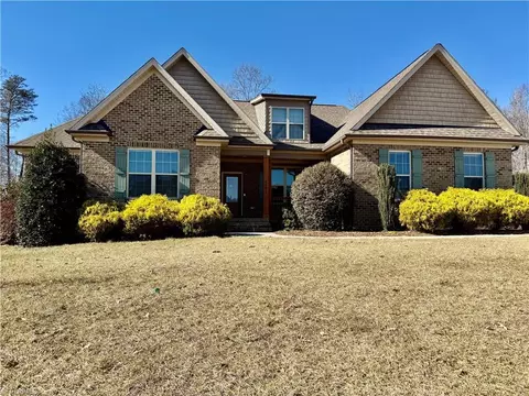 8429 Newgate Trce, Browns Summit, NC 27214