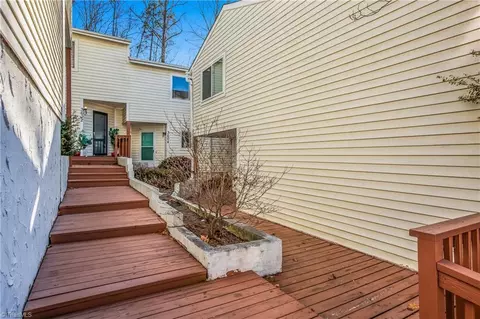 3606 Heathrow Dr, Winston Salem, NC 27127