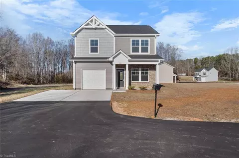 208 Finch Dr, Lexington, NC 27292