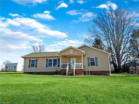273 Viewmont Ln, Ronda, NC 28670