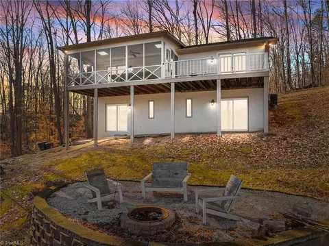959 Hyco Hills Rd, Semora, NC 27343