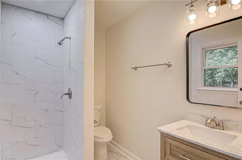 Bath - 6060 Bobbybrook Dr, Clemmons, NC 27012 photo 2 of 3