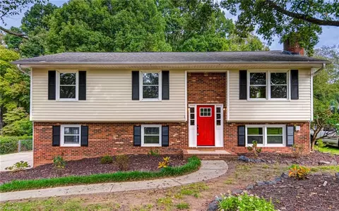6060 Bobbybrook Dr, Clemmons, NC 27012