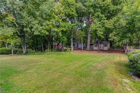 Exterior - 6060 Bobbybrook Dr, Clemmons, NC 27012 photo 3 of 4