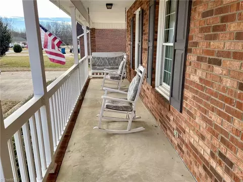 111 Winchester Ct, Trinity, NC 27370 photo 5