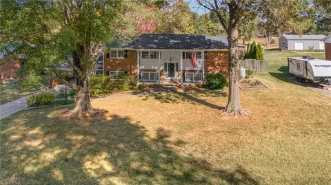 244 Edgewood Ln, Lexington, NC 27295